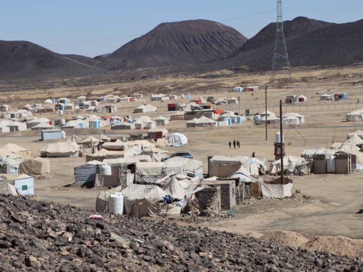 الوحدة التنفيذية تصدر بياناً حول الانتهاكات الحوثية بحق النازحين في مأرب