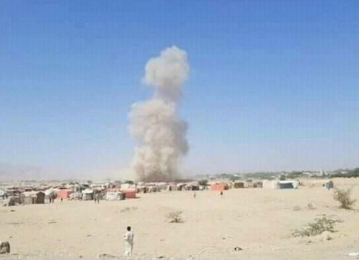 مليشيات الحوثي تستهدف مخيم الرحمة للنازحين في مأرب