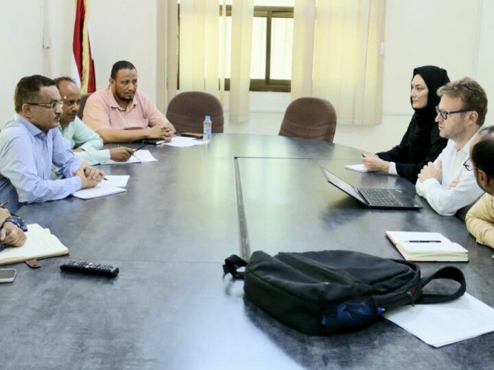 رئيس الوحدة التنفيذية يناقش التعاون مع كتلة إدارة وتنسيق المخيمات