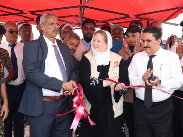 الوحدة التنفيذية تفتتح مخيم عتيرة 2 للنازحين في لحج